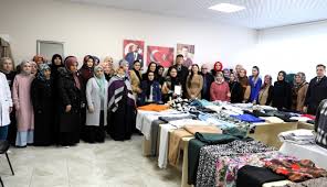 MAHALLE EVLERİ KURSLARIMIZIN DÖNEM SONU SERGİSİ AÇILDI